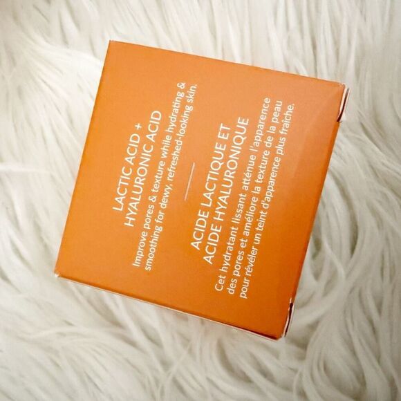 KATE SOMERVILLE | ExfoliKate Glow 2-in-1 Moisturizer + Exfoliator | 1.7 fl oz - Picture 4 of 12